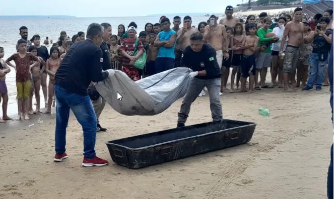 Vídeo Banhistas Encontram Esqueleto Humano Na Praia Da Ponta Negra