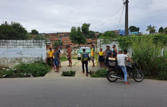 Populares Encontram Corpo Enrolado Em Len Ol Na Zona Norte De Manaus