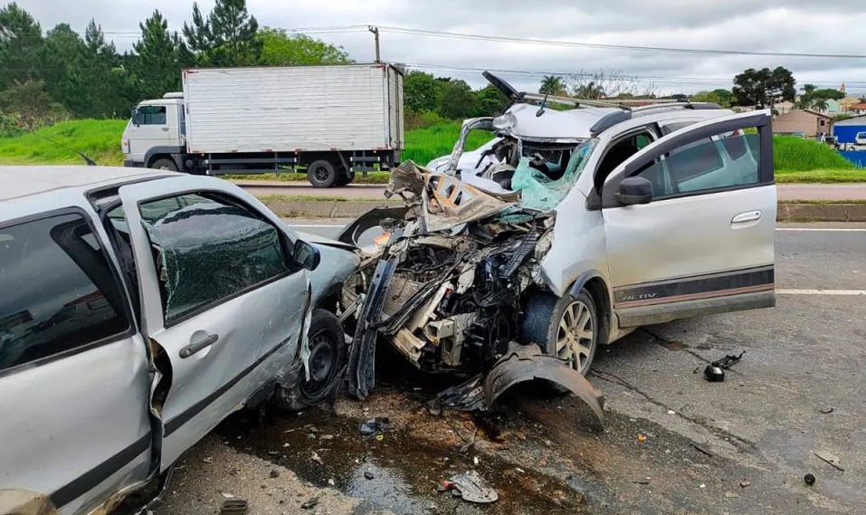 Motorista Se Emociona Ao Escapar Ileso Após Carro Invadir Pista Contrária Na Linha Verde ‘nasci 